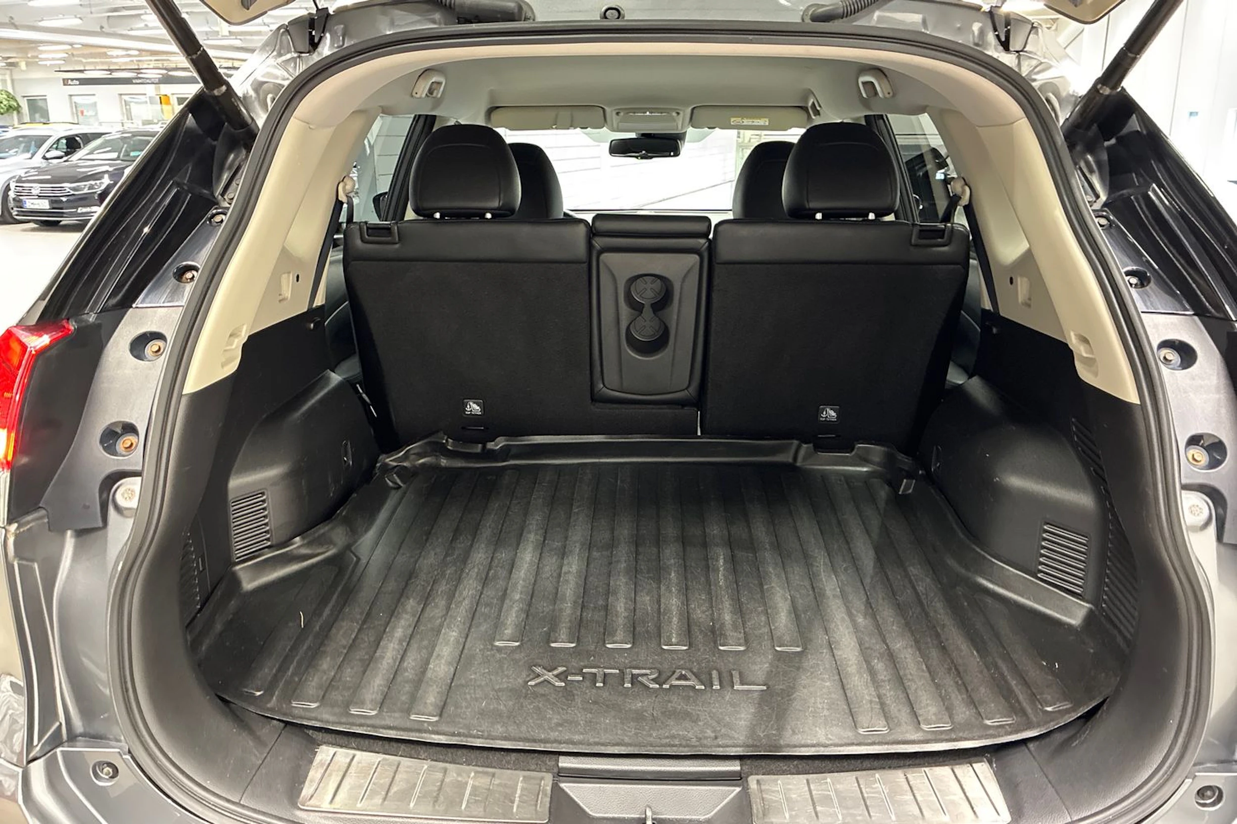 harmaa Nissan X-Trail 2017 kuva 23.