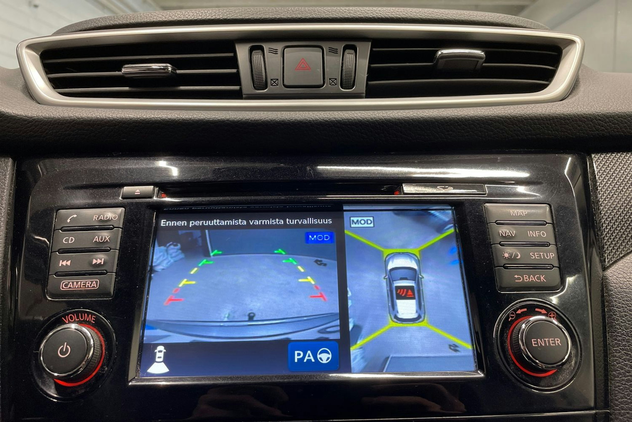harmaa Nissan X-Trail 2017 kuva 18.