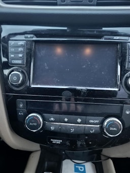 oranssi Nissan X-Trail 2017 kuva 5.