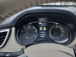 oranssi Nissan X-Trail 2017 kuva 6.