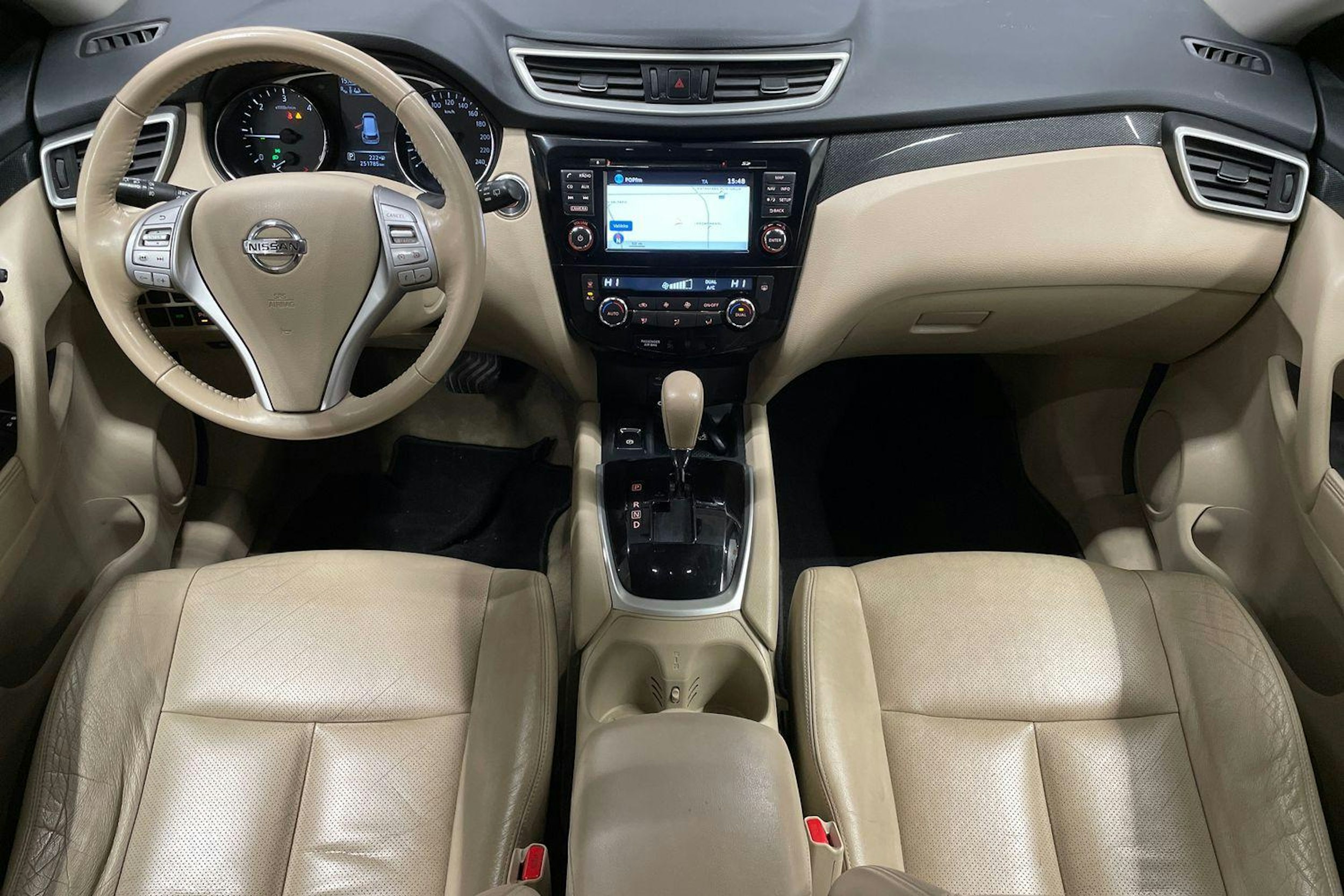 oranssi Nissan X-Trail 2017 kuva 9.