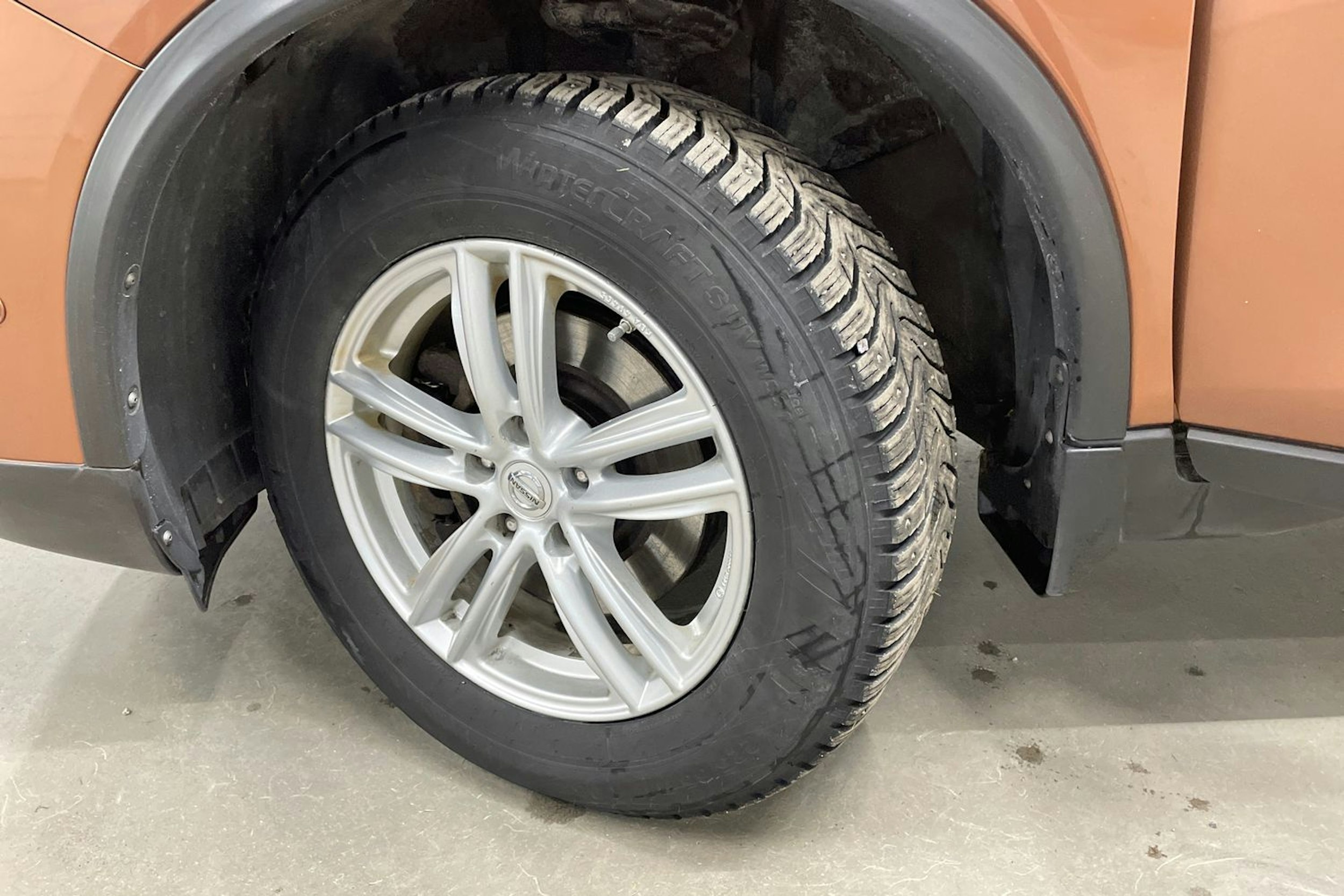 oranssi Nissan X-Trail 2017 kuva 13.