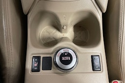 oranssi Nissan X-Trail 2017 kuva 22.