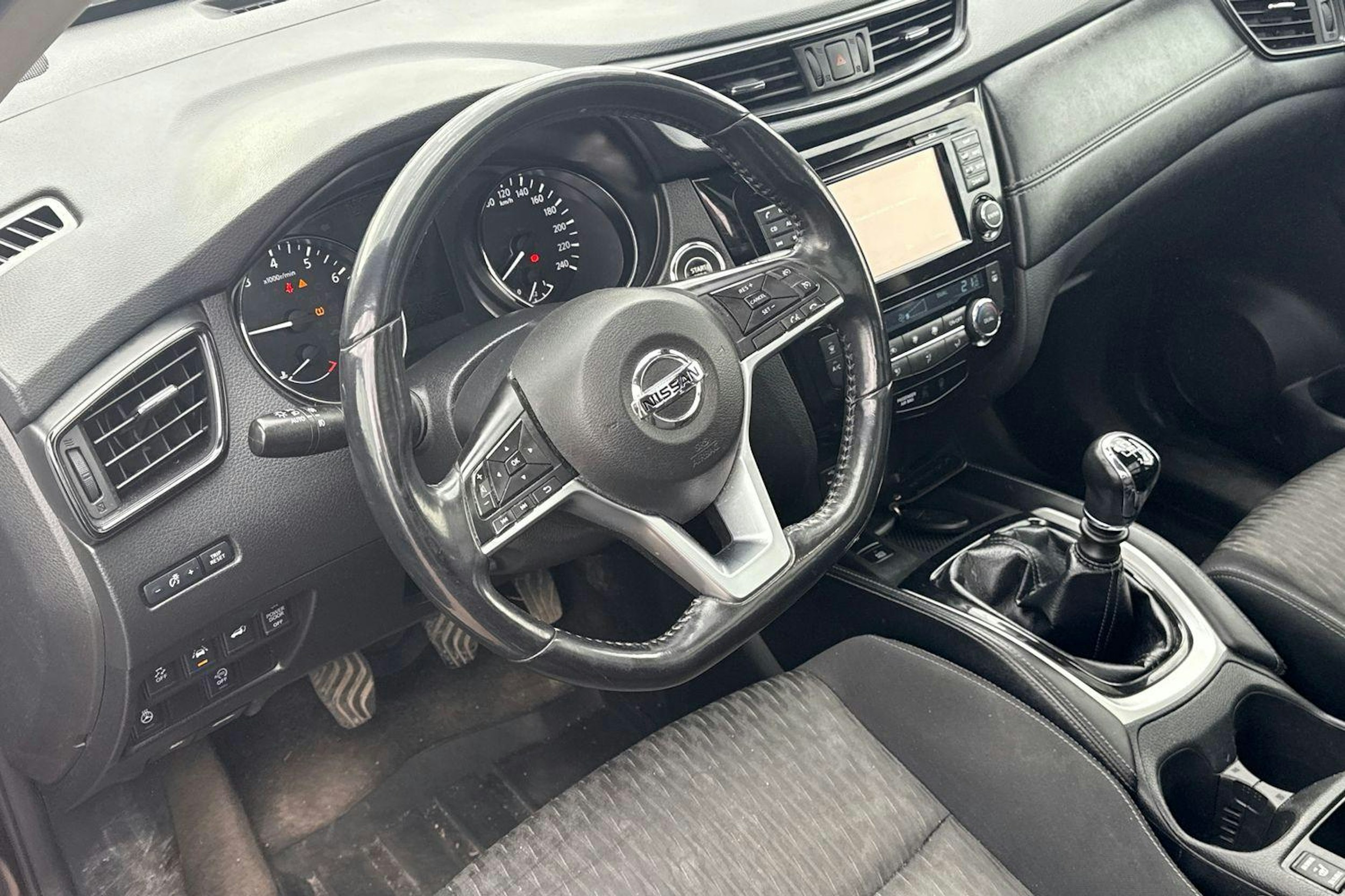 ruskea (beige) Nissan X-Trail 2018 kuva 3.