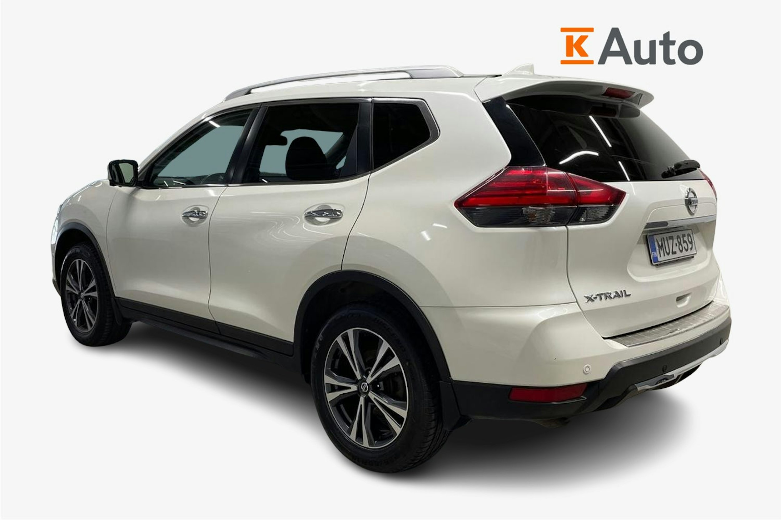 valkoinen Nissan X-Trail 2019 kuva 2.