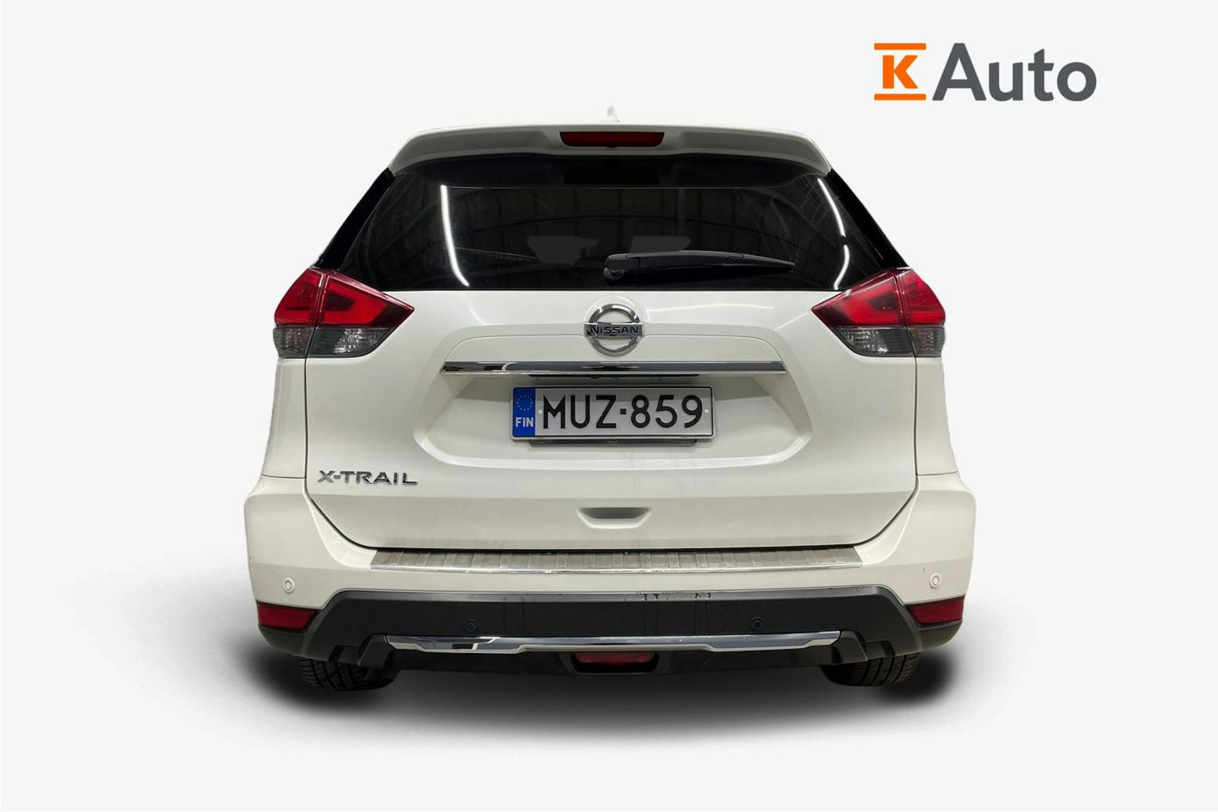 valkoinen Nissan X-Trail 2019 kuva 3.
