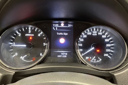 valkoinen Nissan X-Trail 2019 kuva 16.