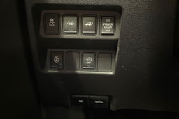 valkoinen Nissan X-Trail 2019 kuva 22.