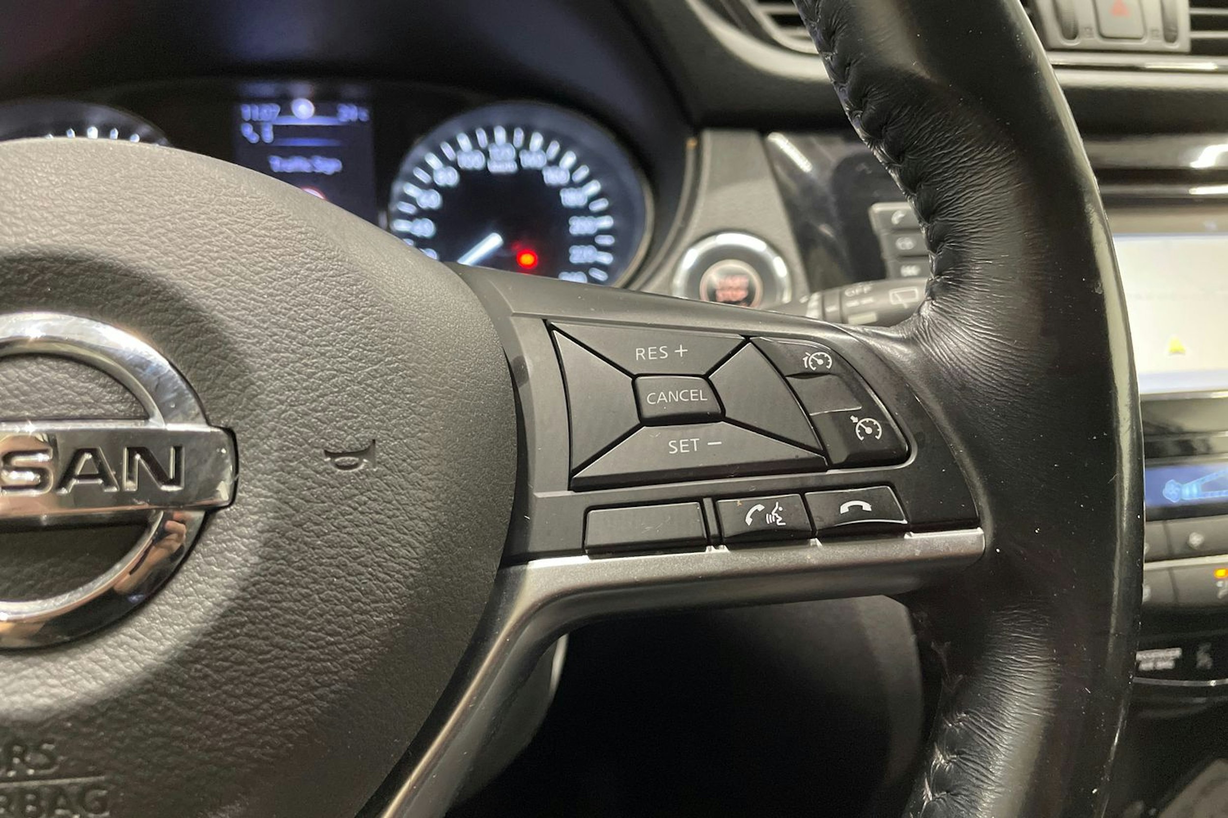 valkoinen Nissan X-Trail 2019 kuva 24.