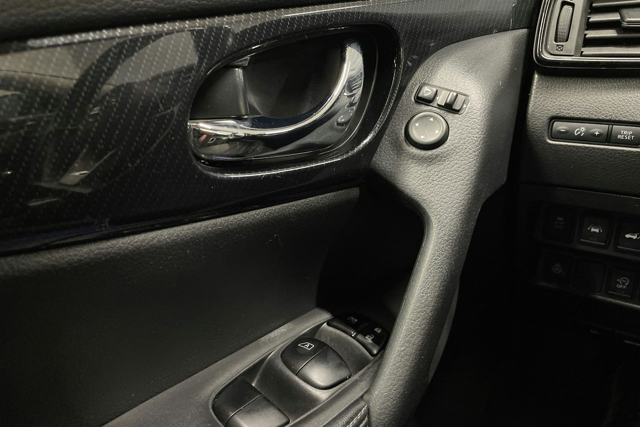 valkoinen Nissan X-Trail 2019 kuva 25.