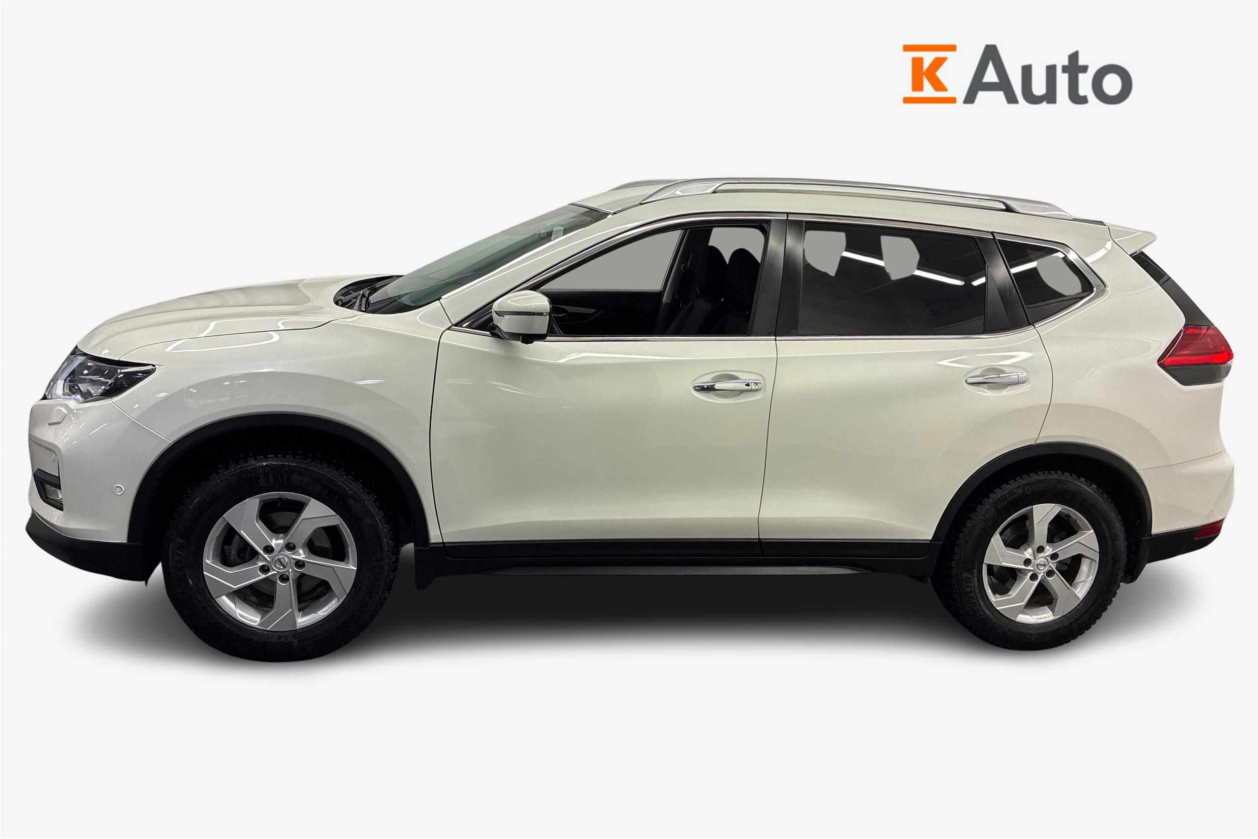 valkoinen Nissan X-Trail 2020 kuva 6.