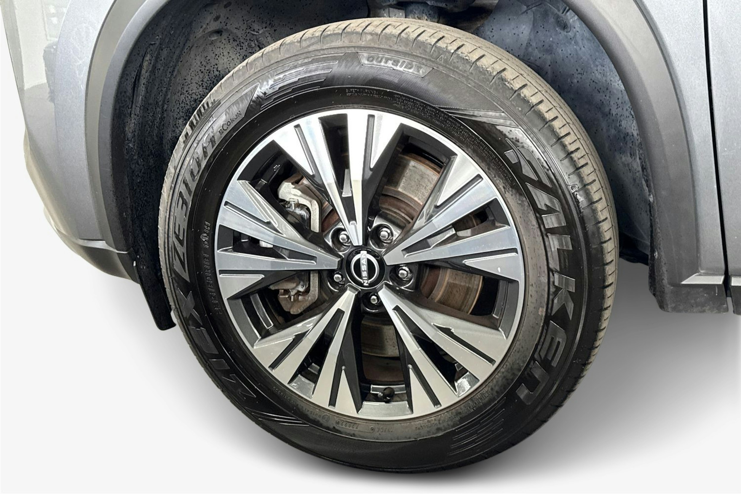 harmaa Nissan X-Trail 2023 kuva 11.