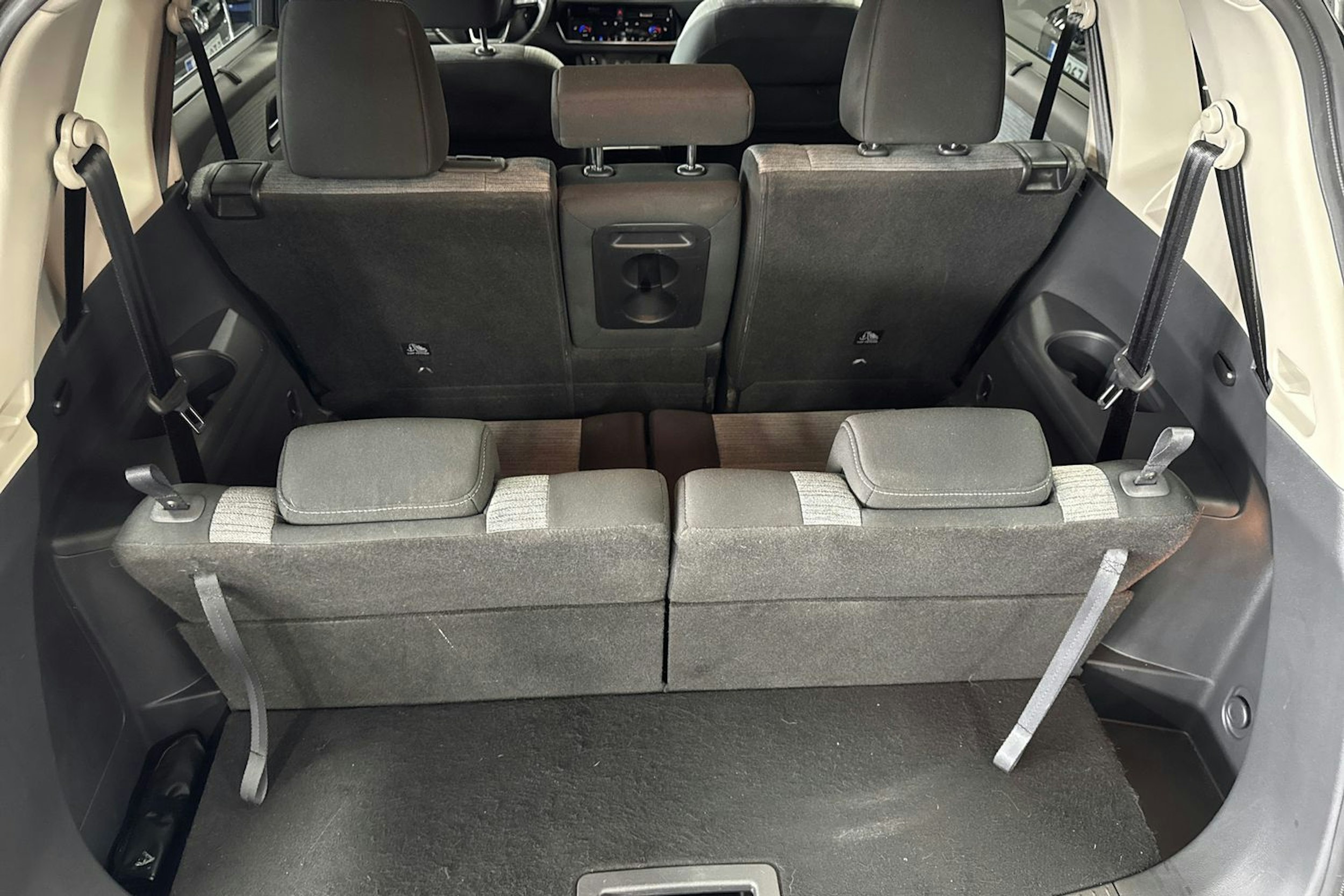 harmaa Nissan X-Trail 2023 kuva 14.