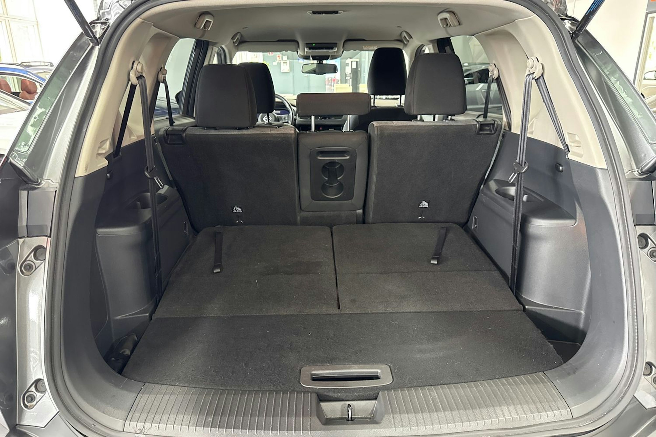 harmaa Nissan X-Trail 2023 kuva 15.
