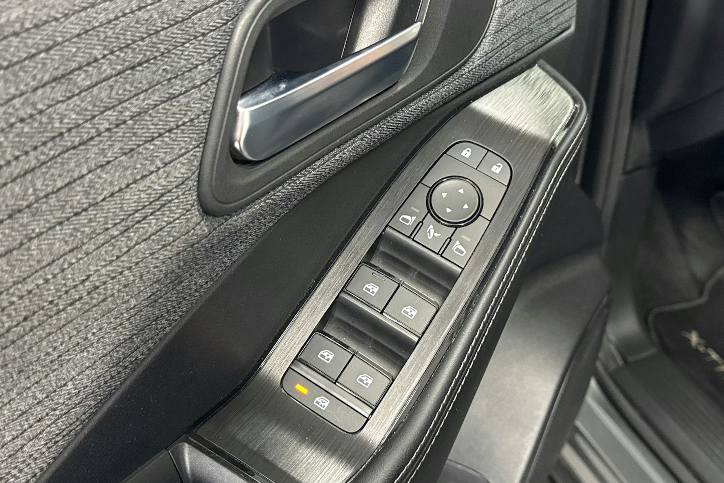 harmaa Nissan X-Trail 2023 kuva 17.