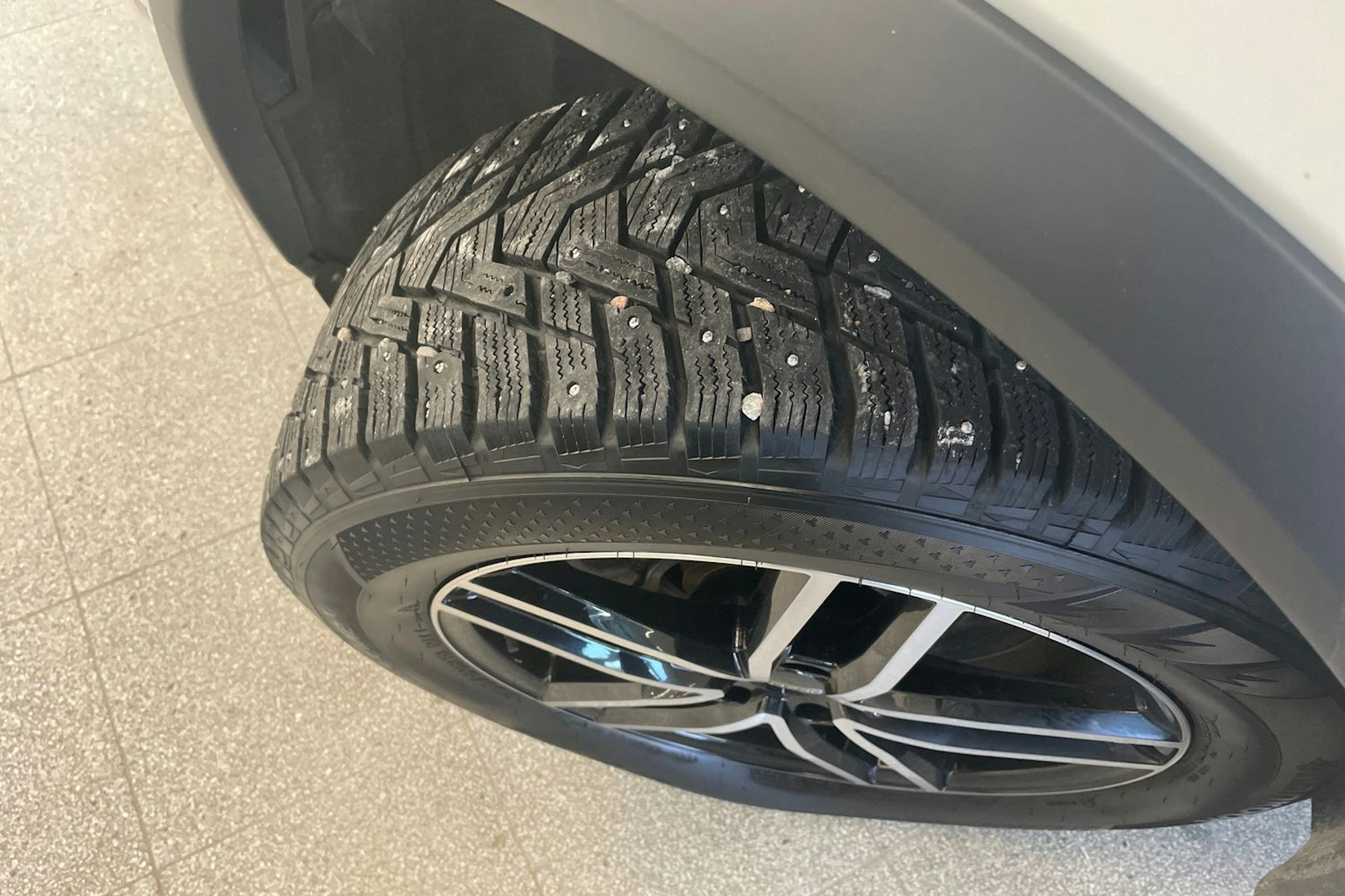 valkoinen Nissan X-TRAIL 2023 kuva 14.