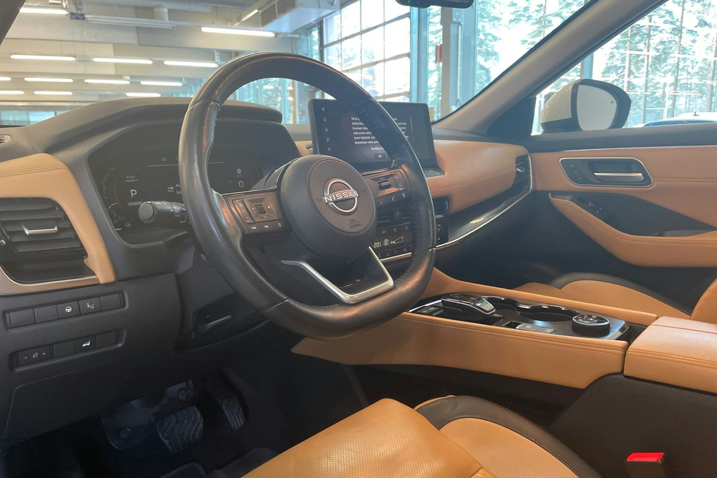 valkoinen Nissan X-TRAIL 2023 kuva 17.