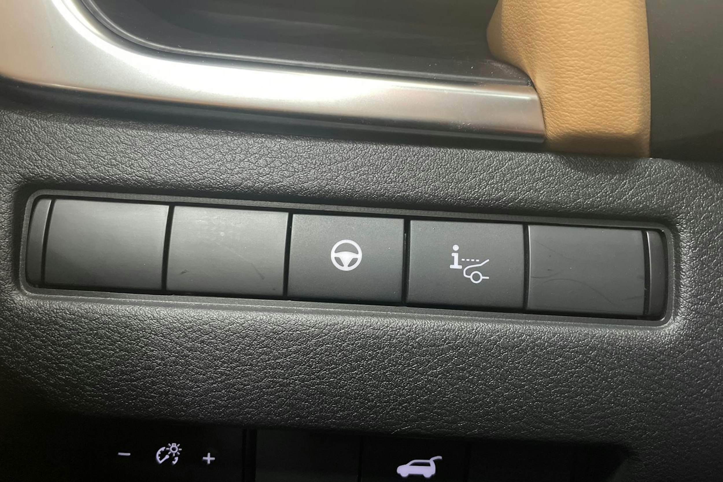 valkoinen Nissan X-TRAIL 2023 kuva 21.