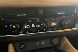 valkoinen Nissan X-TRAIL 2023 kuva 26.