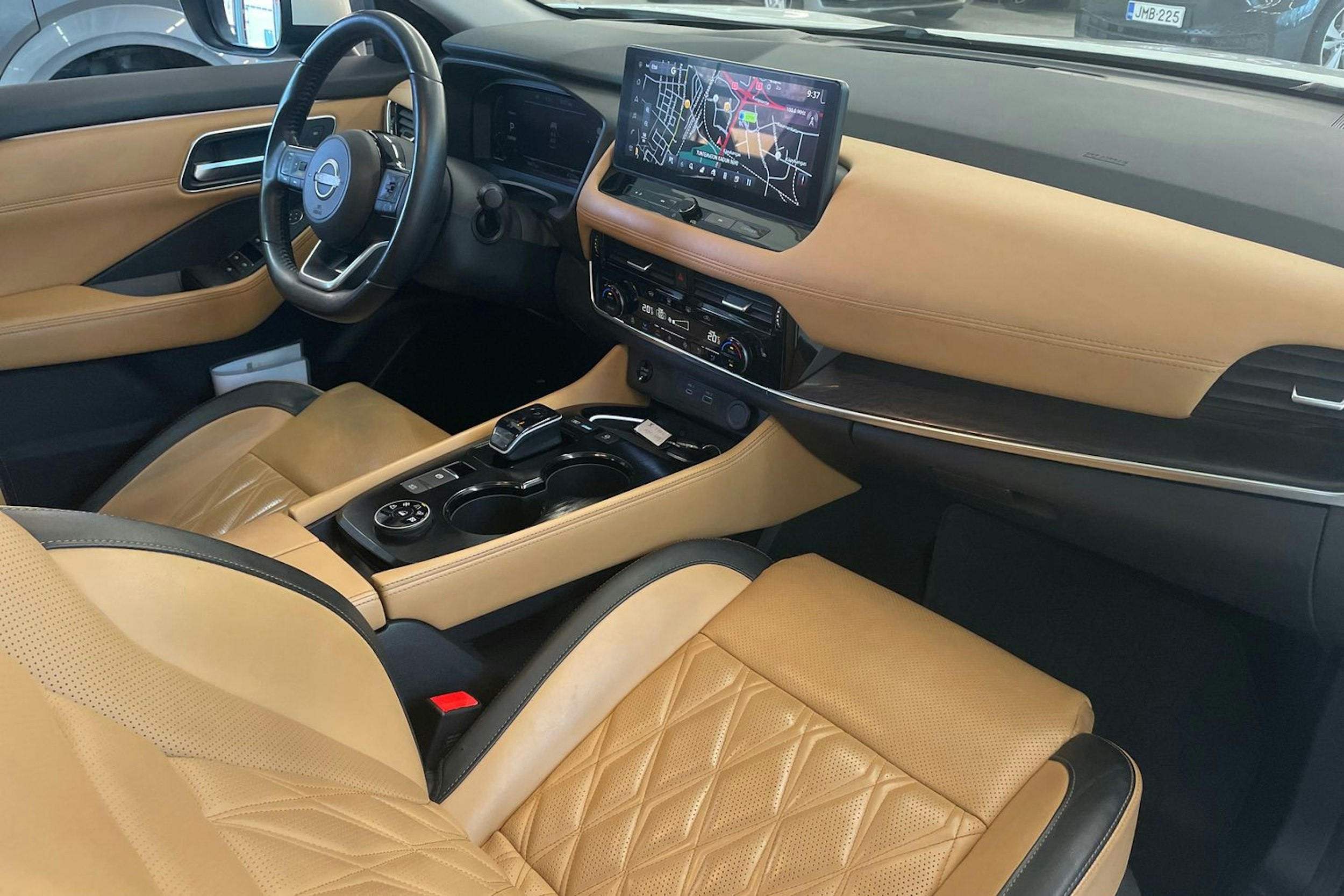 valkoinen Nissan X-TRAIL 2023 kuva 27.