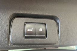 valkoinen Nissan X-TRAIL 2023 kuva 31.