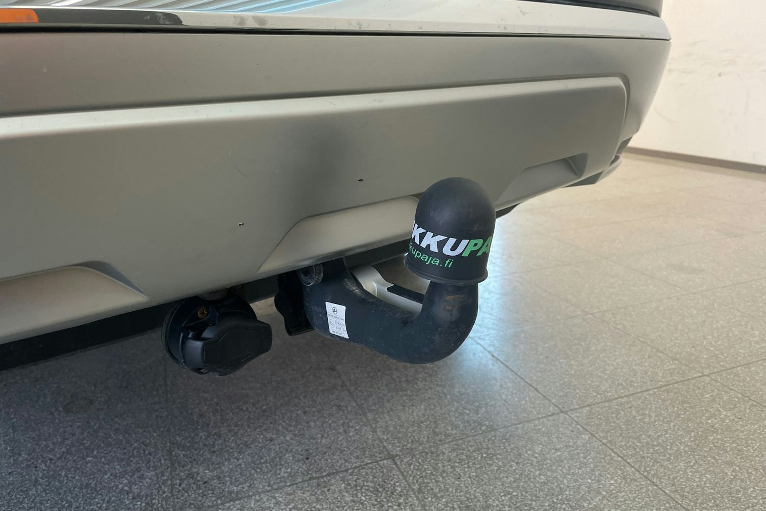 valkoinen Nissan X-TRAIL 2023 kuva 32.