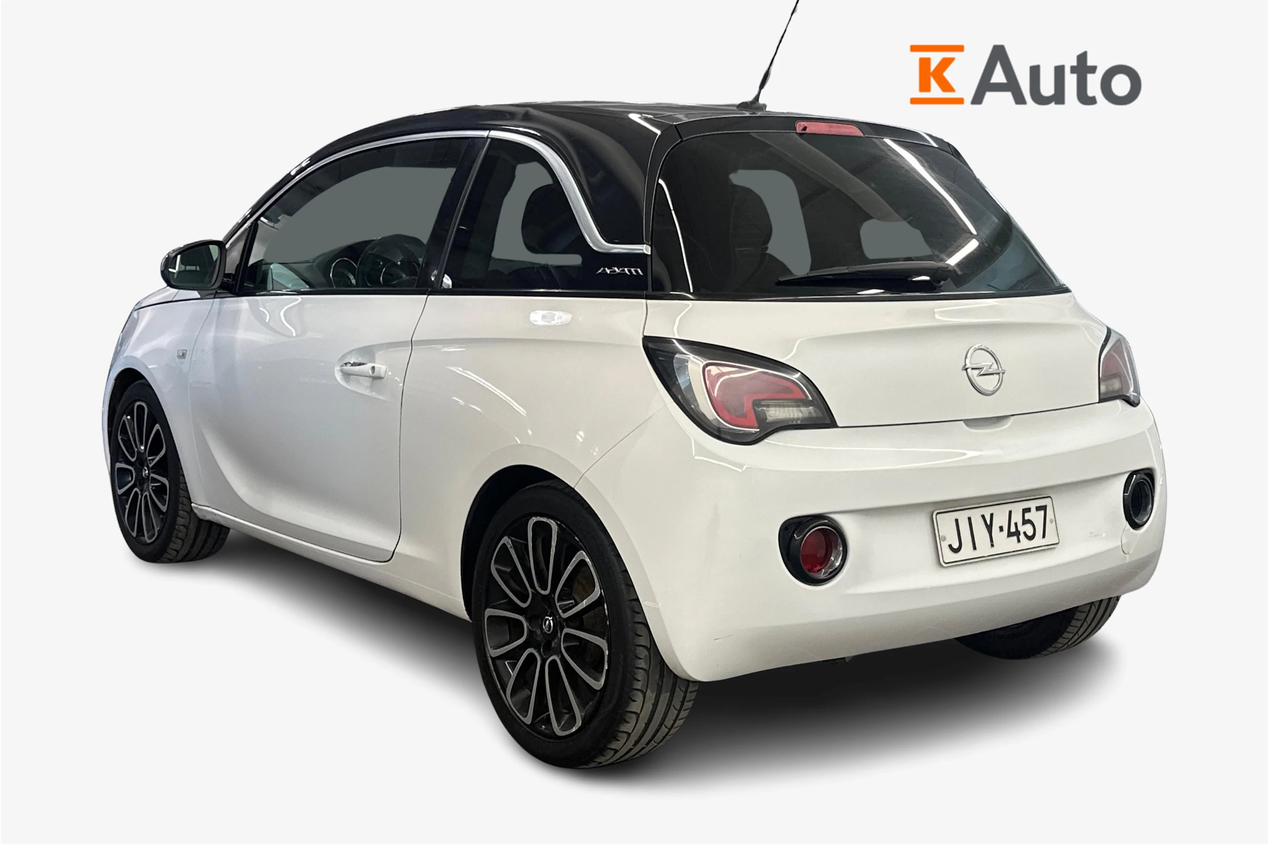 Valkoinen Opel Adam 2013 kuva 2.