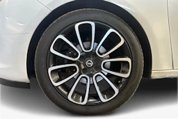 Valkoinen Opel Adam 2013 kuva 9.