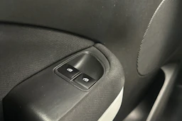 Valkoinen Opel Adam 2013 kuva 12.