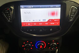 Valkoinen Opel Adam 2013 kuva 13.