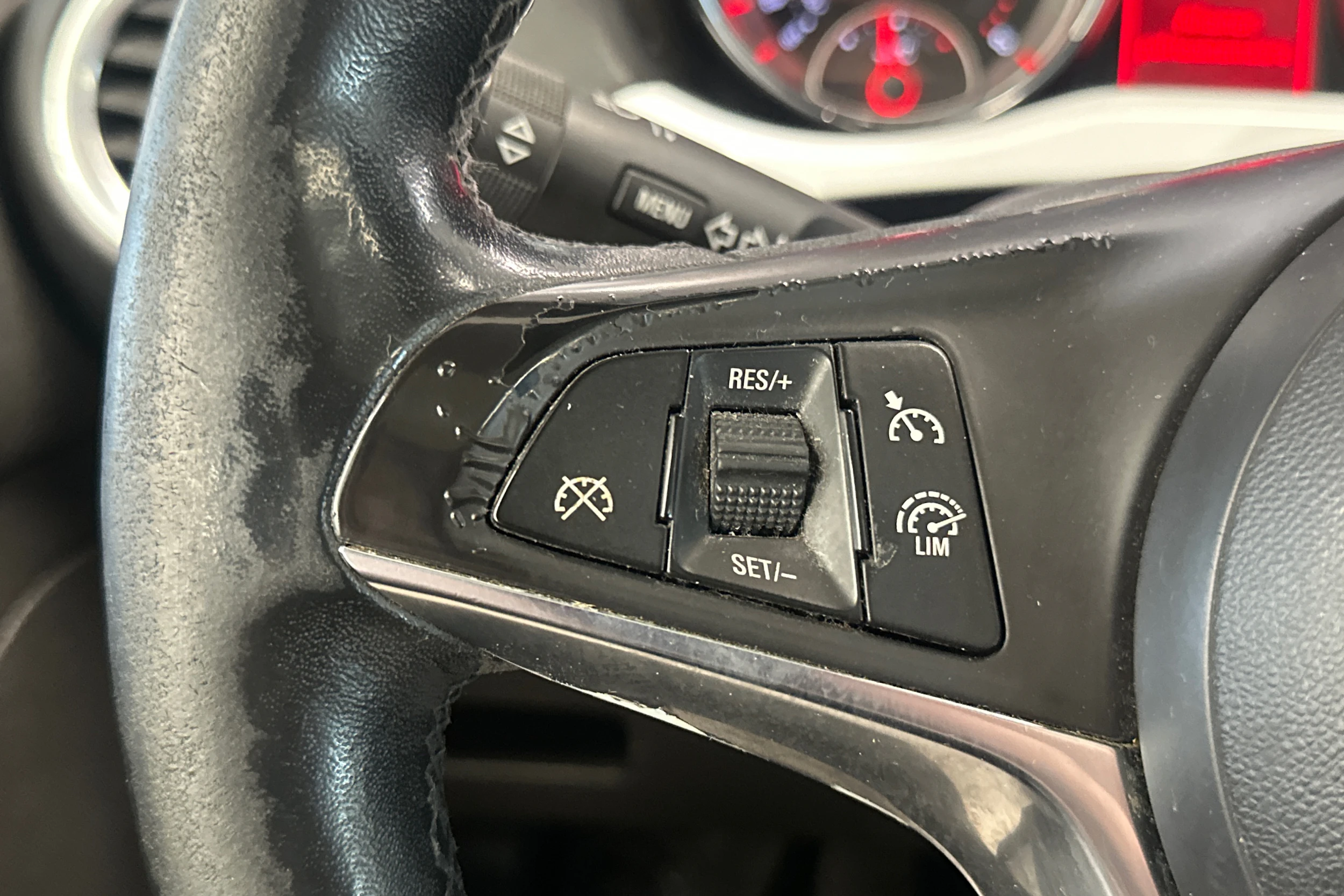 Valkoinen Opel Adam 2013 kuva 14.