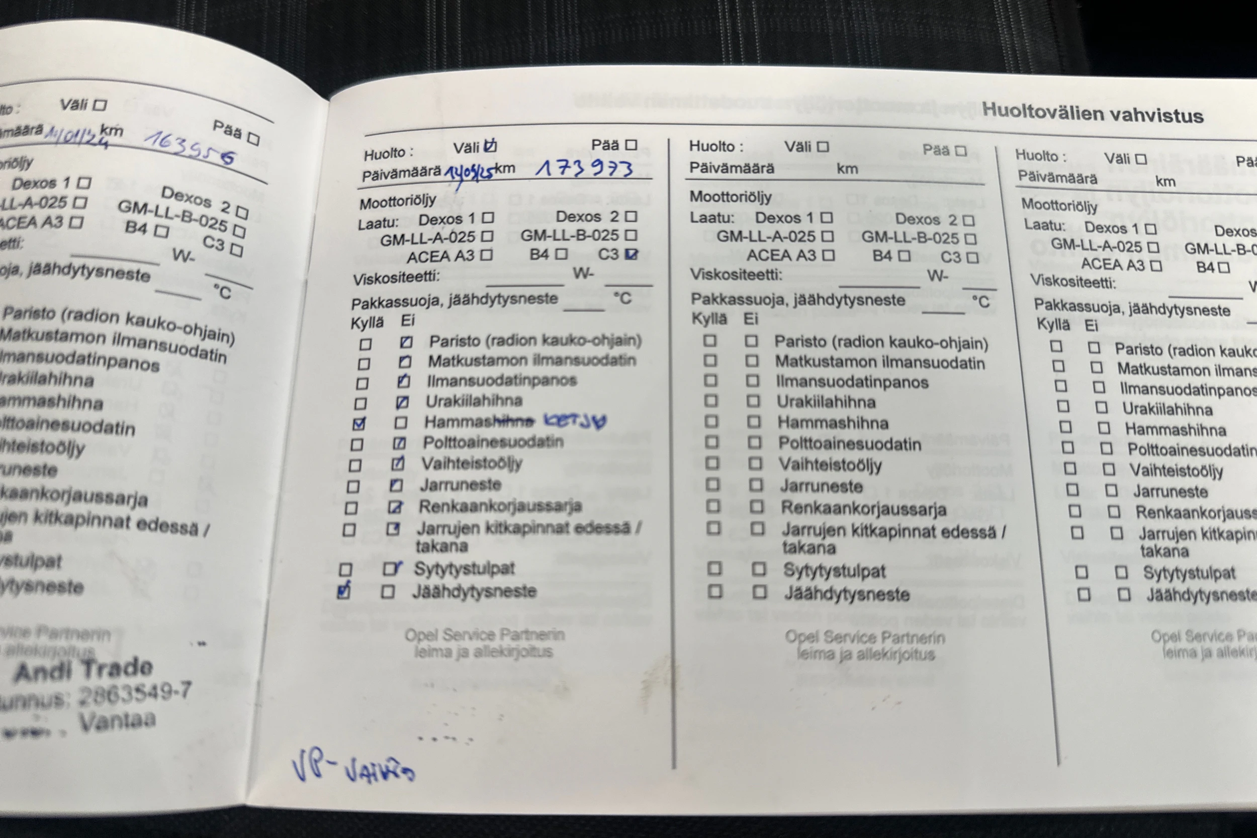 Valkoinen Opel Adam 2013 kuva 23.
