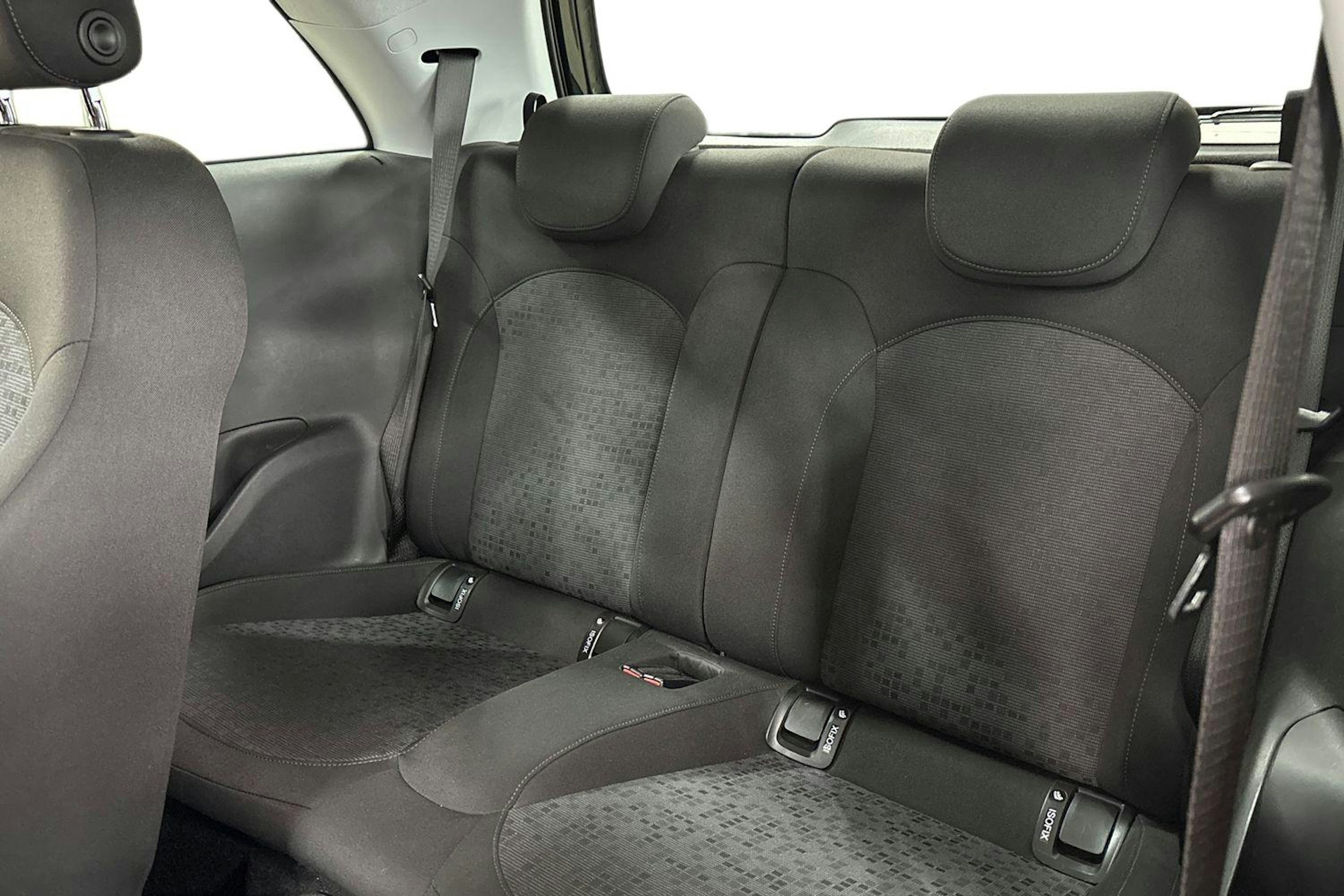 Punainen Opel Adam 2015 kuva 10.