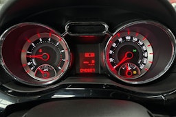 Punainen Opel Adam 2015 kuva 17.