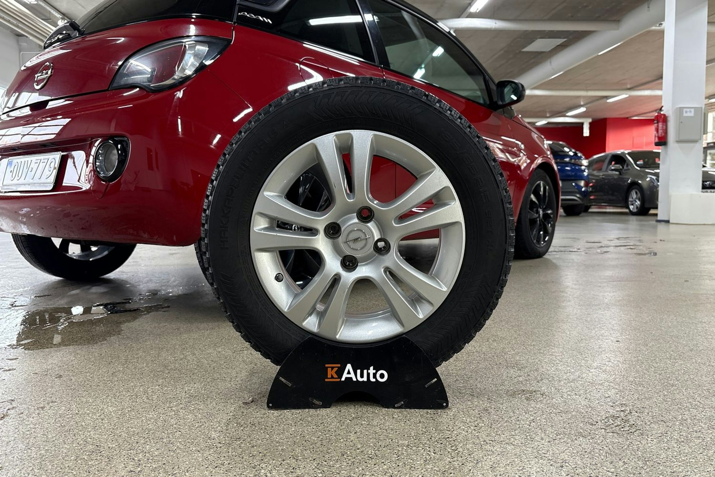 Punainen Opel Adam 2015 kuva 25.