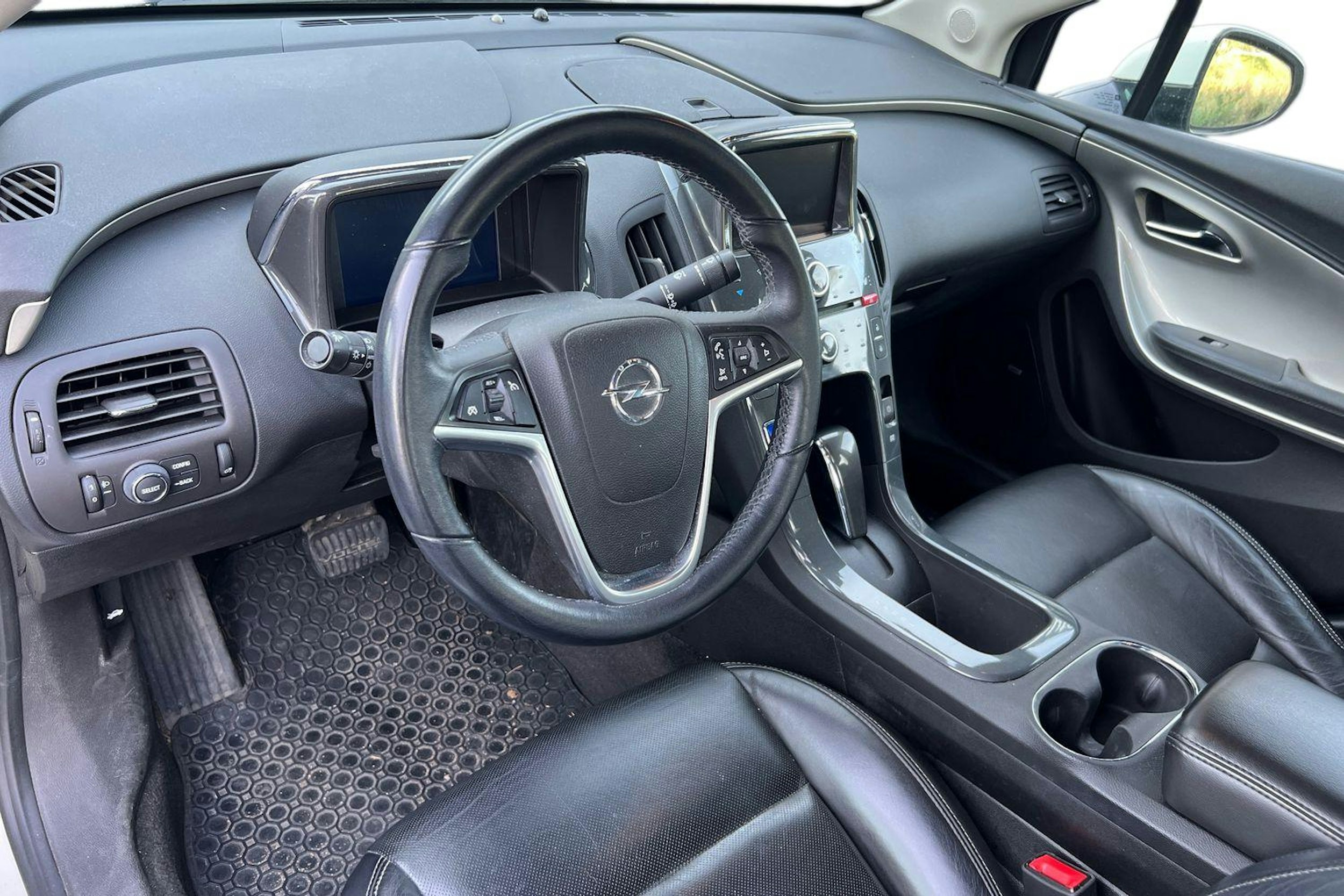 valkoinen Opel Ampera 2012 kuva 3.