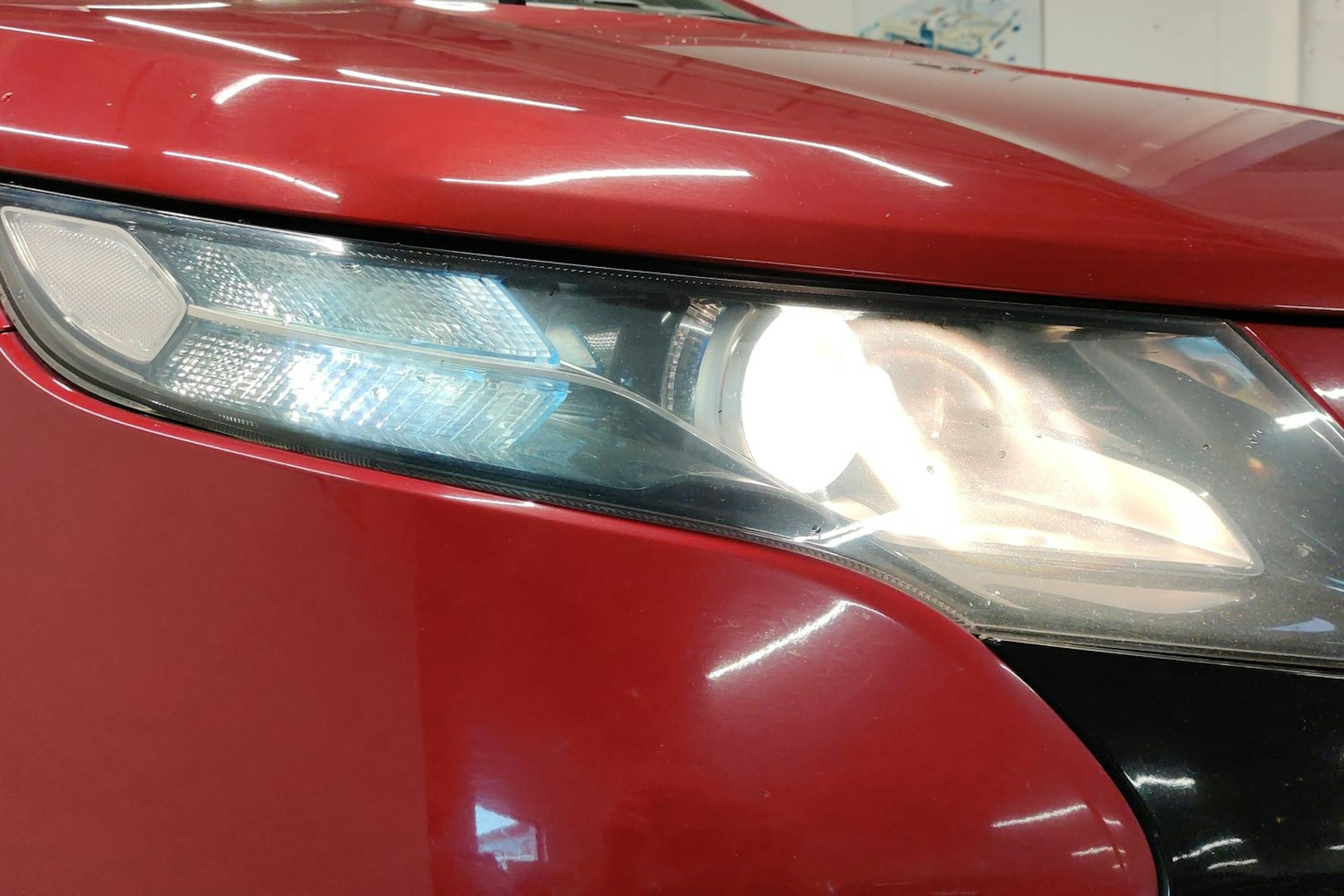 Punainen Opel Ampera 2012 kuva 14.