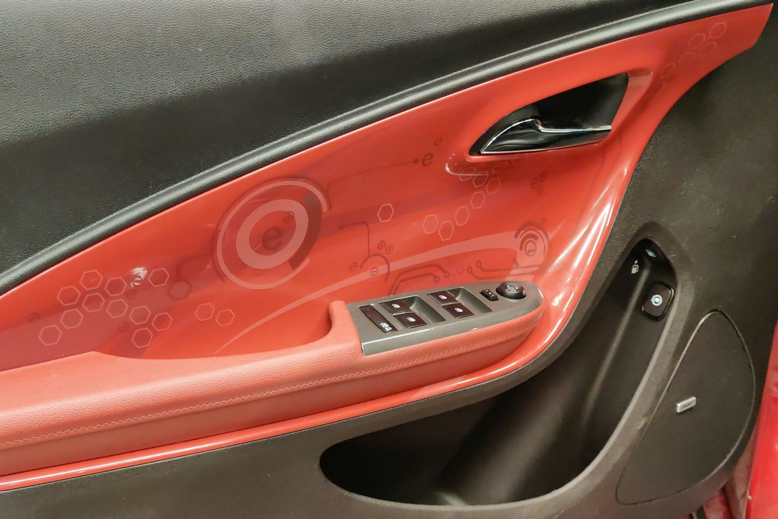 Punainen Opel Ampera 2012 kuva 19.