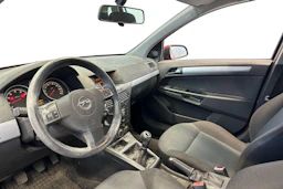 punainen Opel Astra 2005 kuva 9.