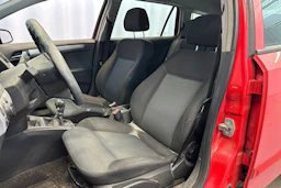 punainen Opel Astra 2005 kuva 10.