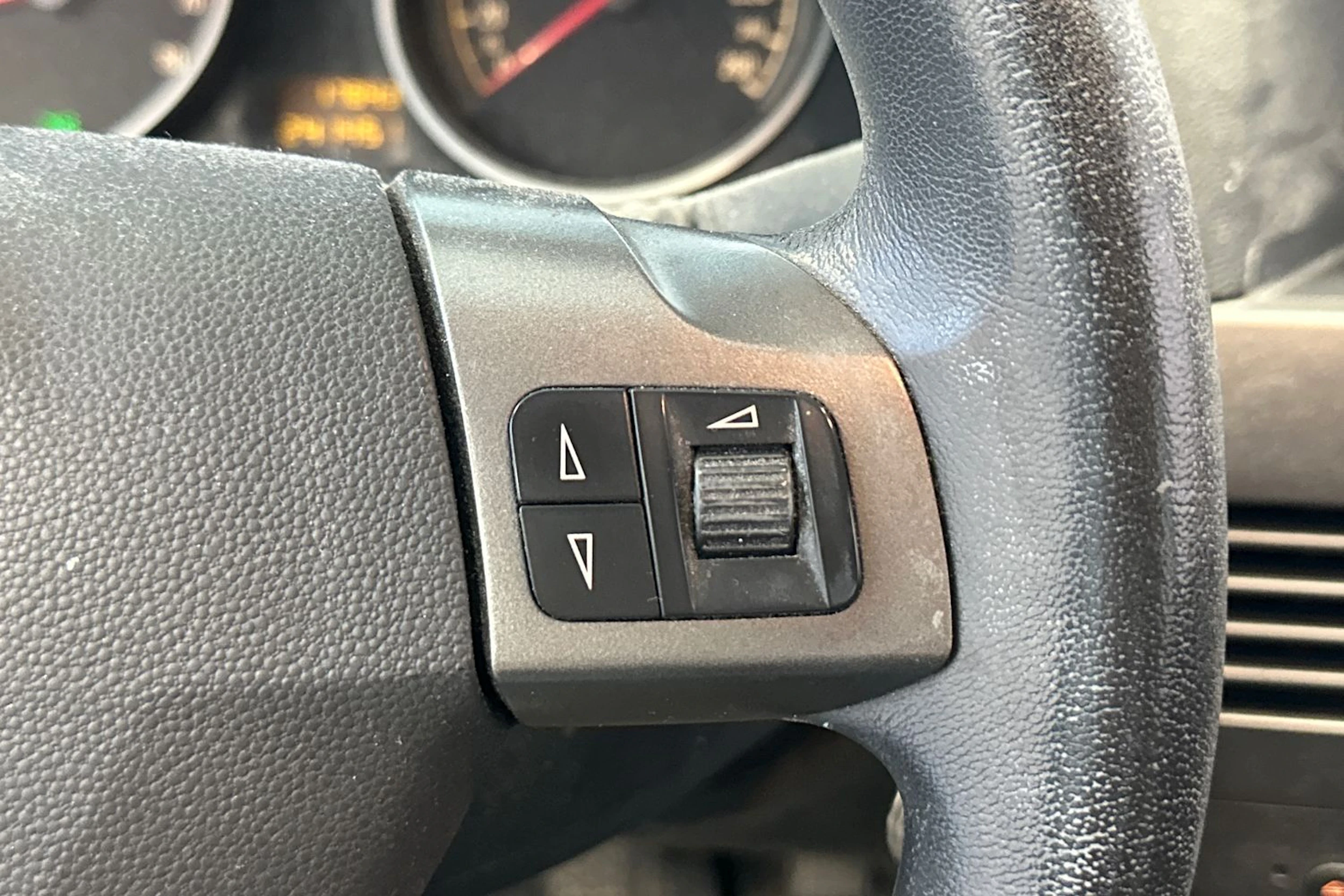 punainen Opel Astra 2005 kuva 19.