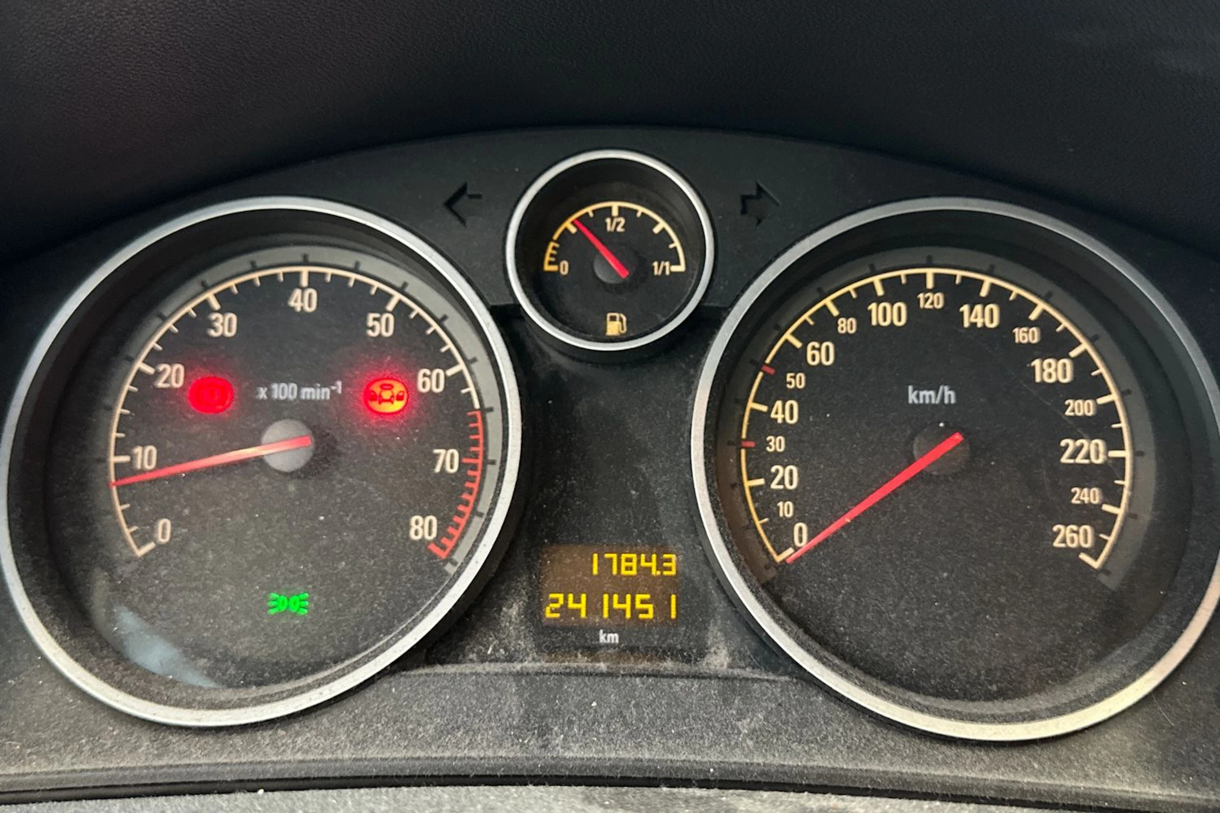 punainen Opel Astra 2005 kuva 20.