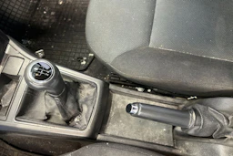 punainen Opel Astra 2005 kuva 21.