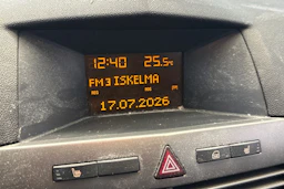 punainen Opel Astra 2005 kuva 23.