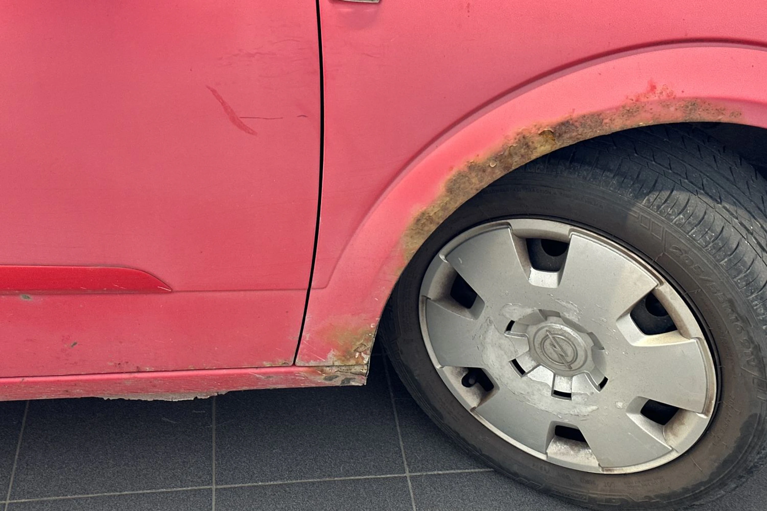punainen Opel Astra 2005 kuva 36.