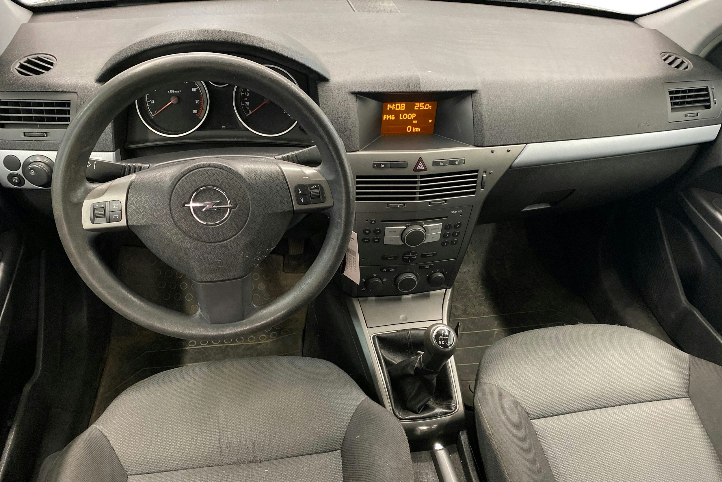 Ruskea (beige) Opel ASTRA 2005 kuva 7.