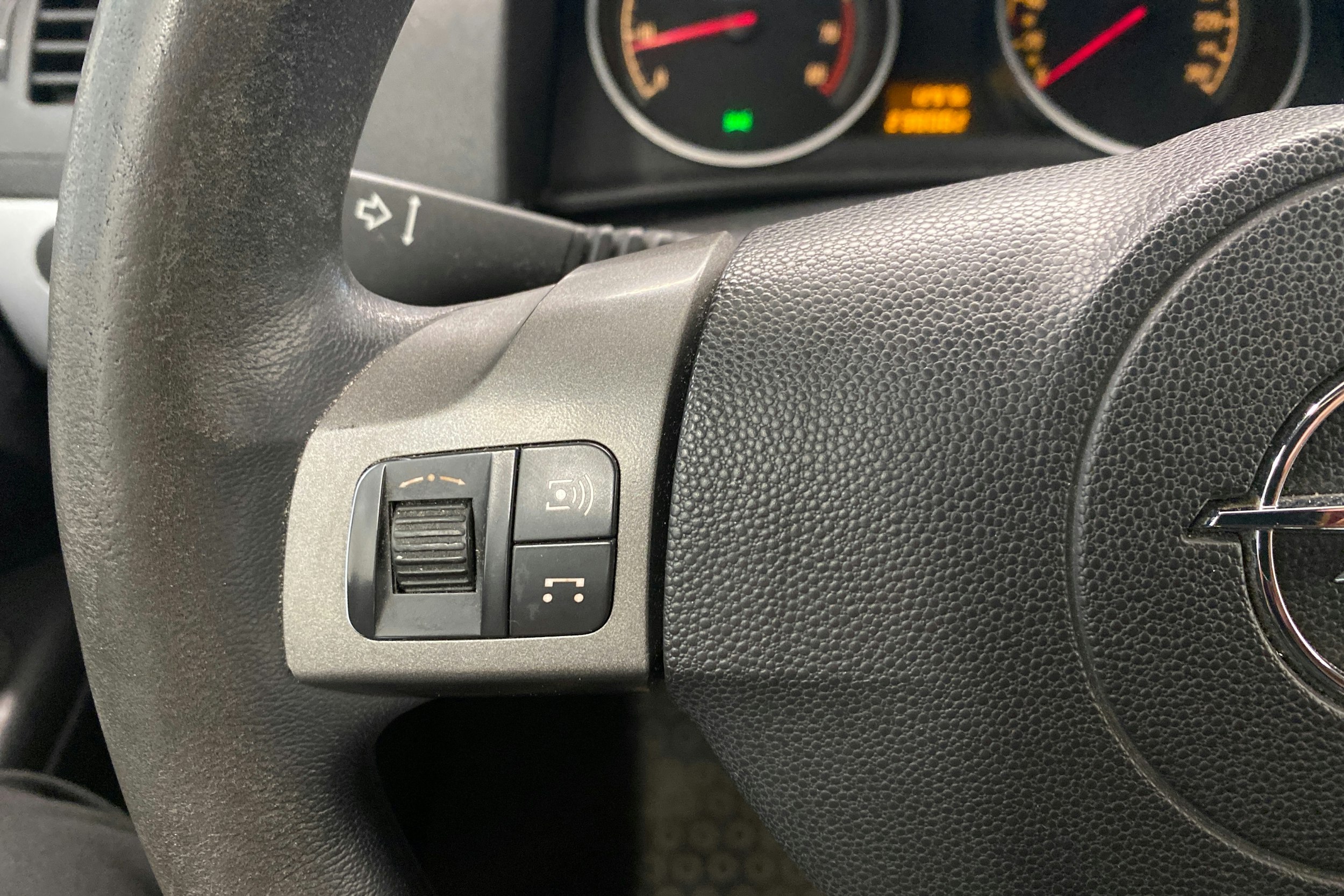 Ruskea (beige) Opel ASTRA 2005 kuva 18.