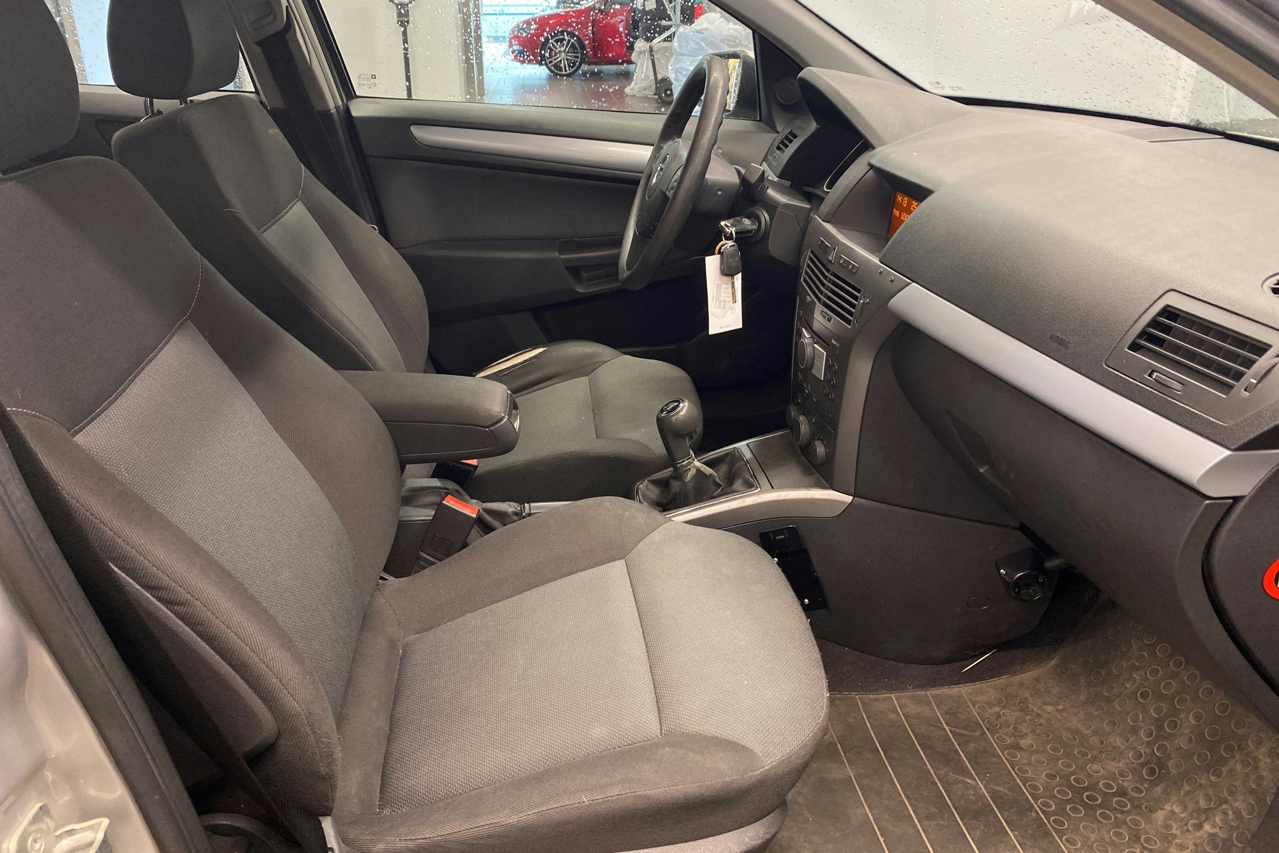 Ruskea (beige) Opel ASTRA 2005 kuva 24.