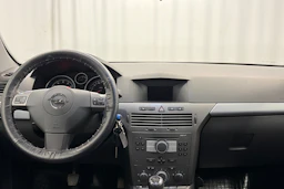 sininen Opel Astra 2006 kuva 15.