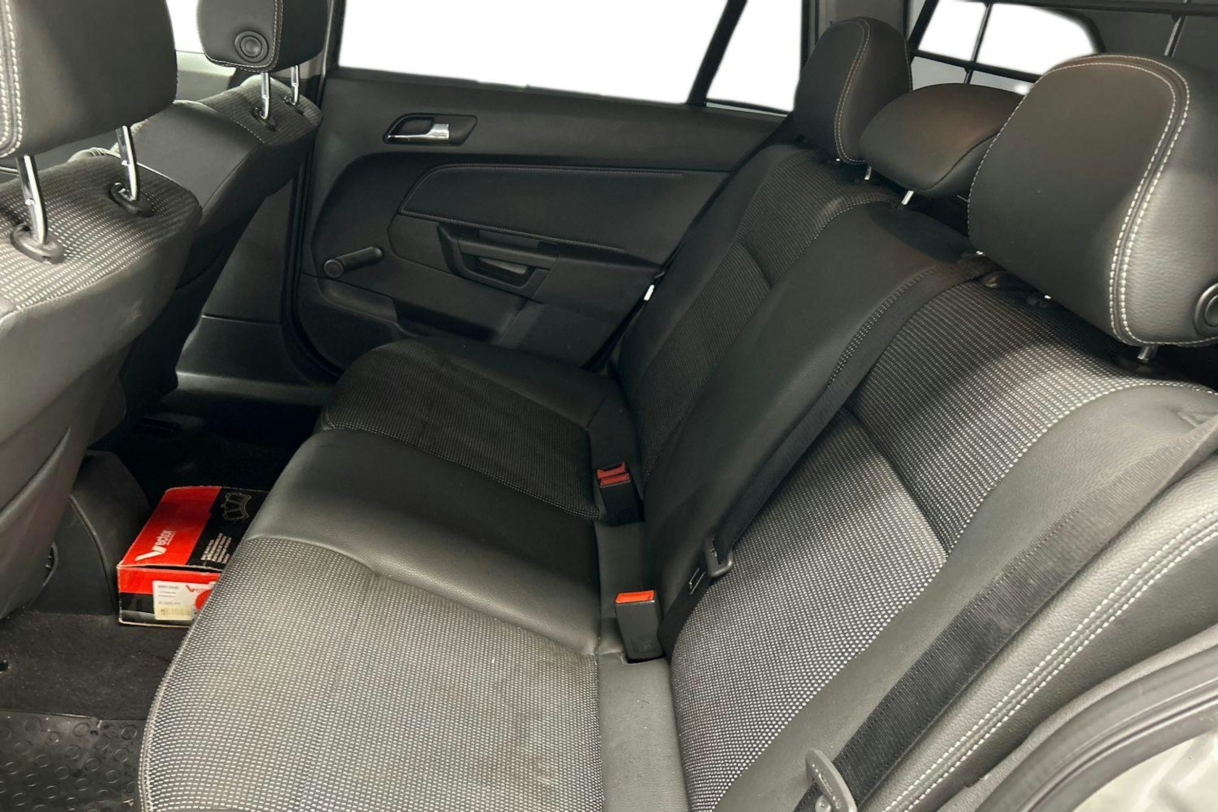 hopea Opel Astra 2006 kuva 8.